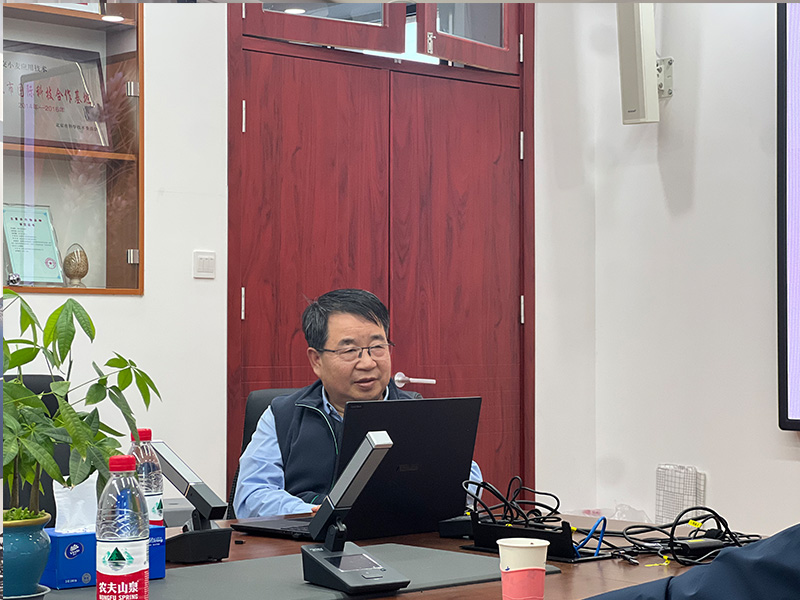 学术交流2.jpg 学术交流2.jpg