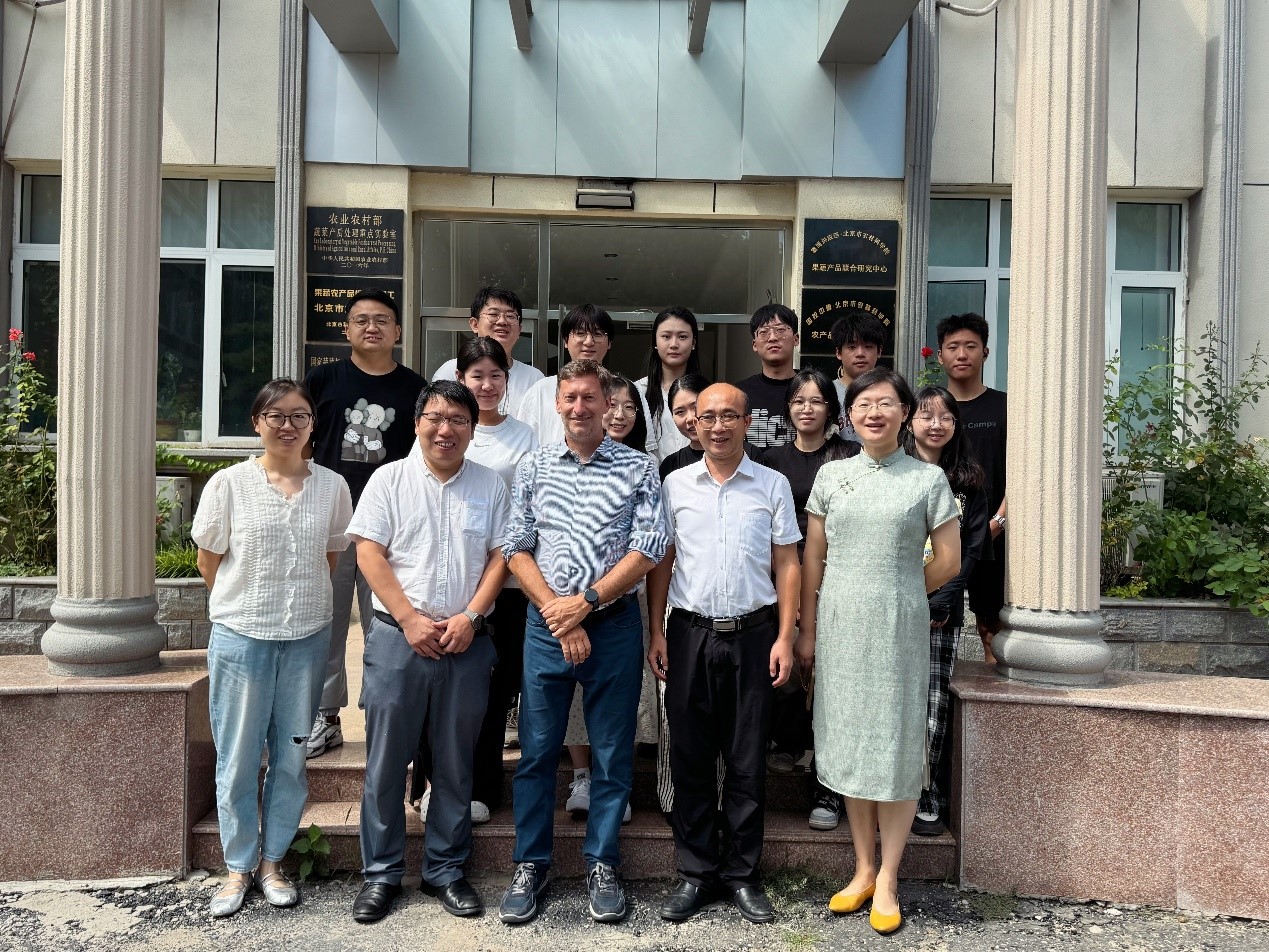 学术交流3.jpg 学术交流3.jpg