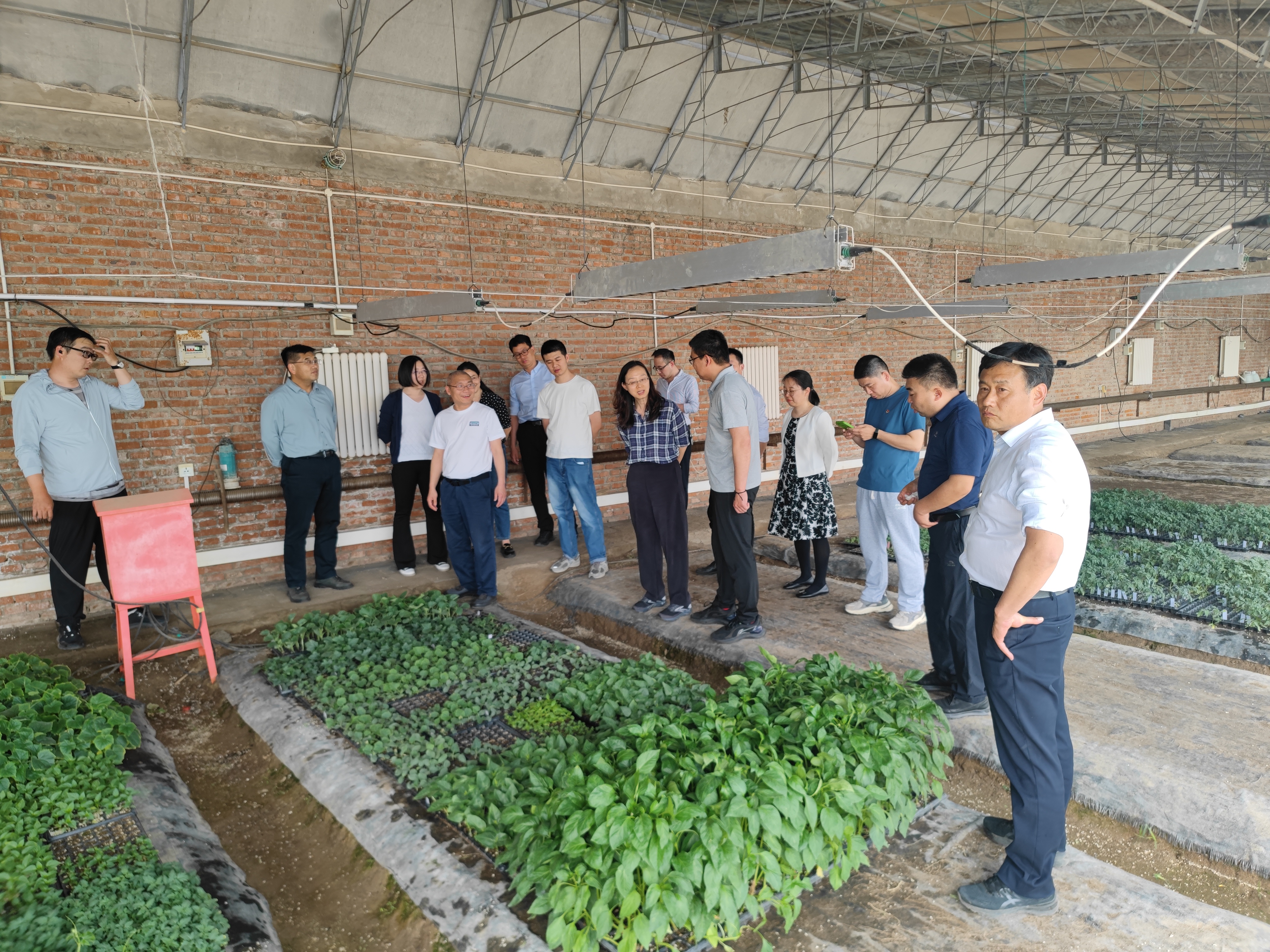 基地内部参观2.jpg 基地内部参观2.jpg