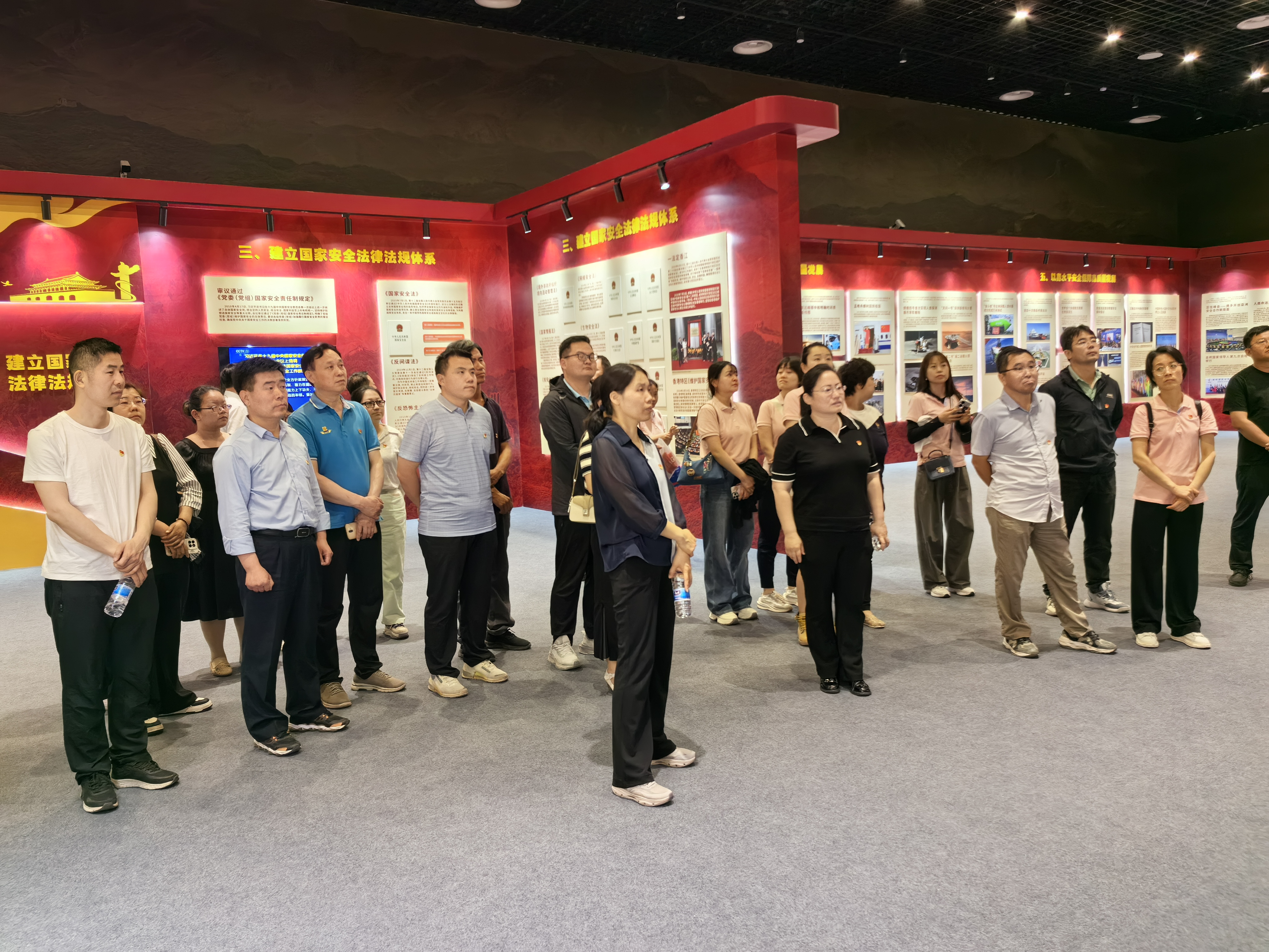 参观图.jpg 参观图.jpg