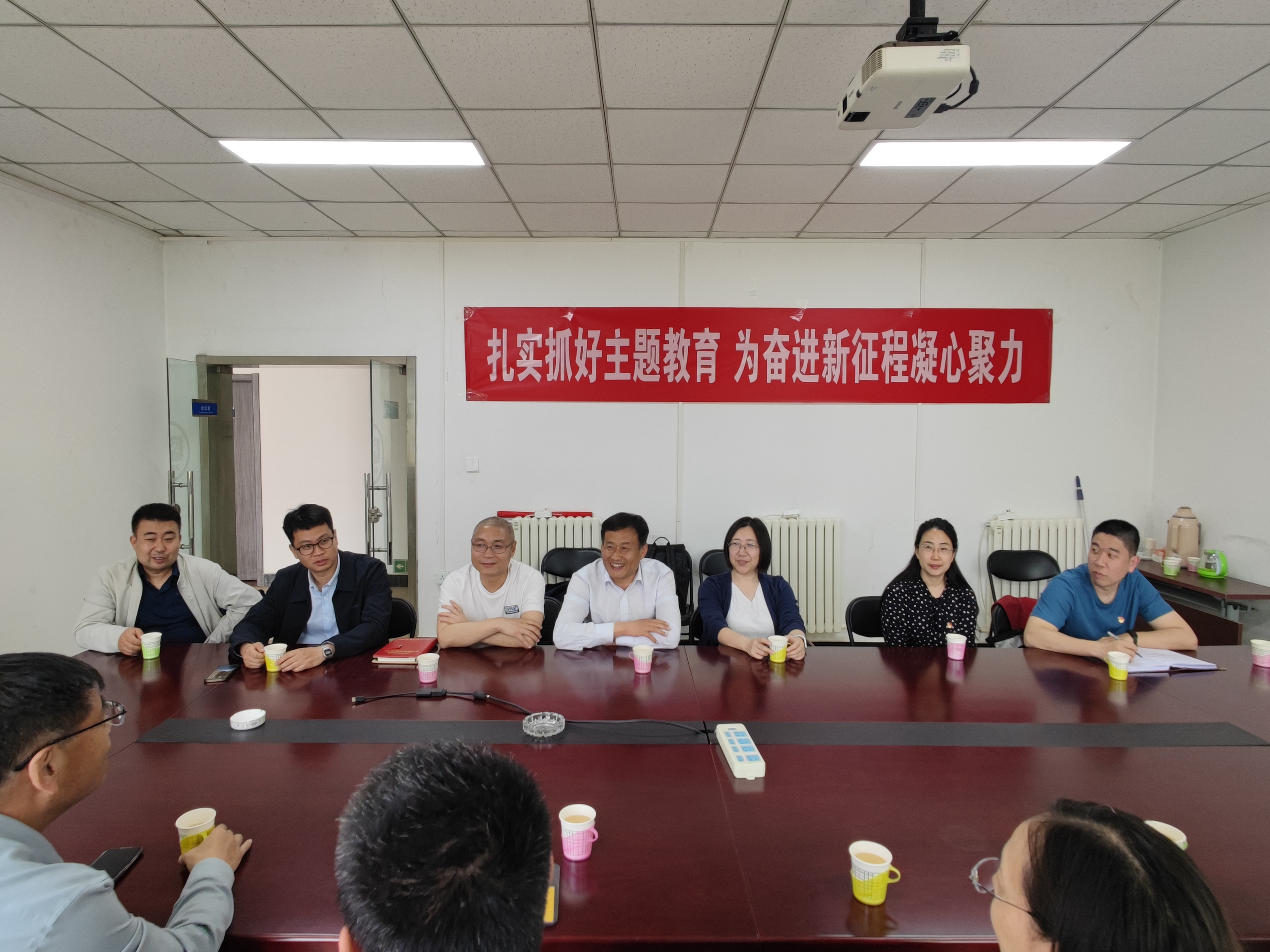 会议现场1.jpg 会议现场1.jpg