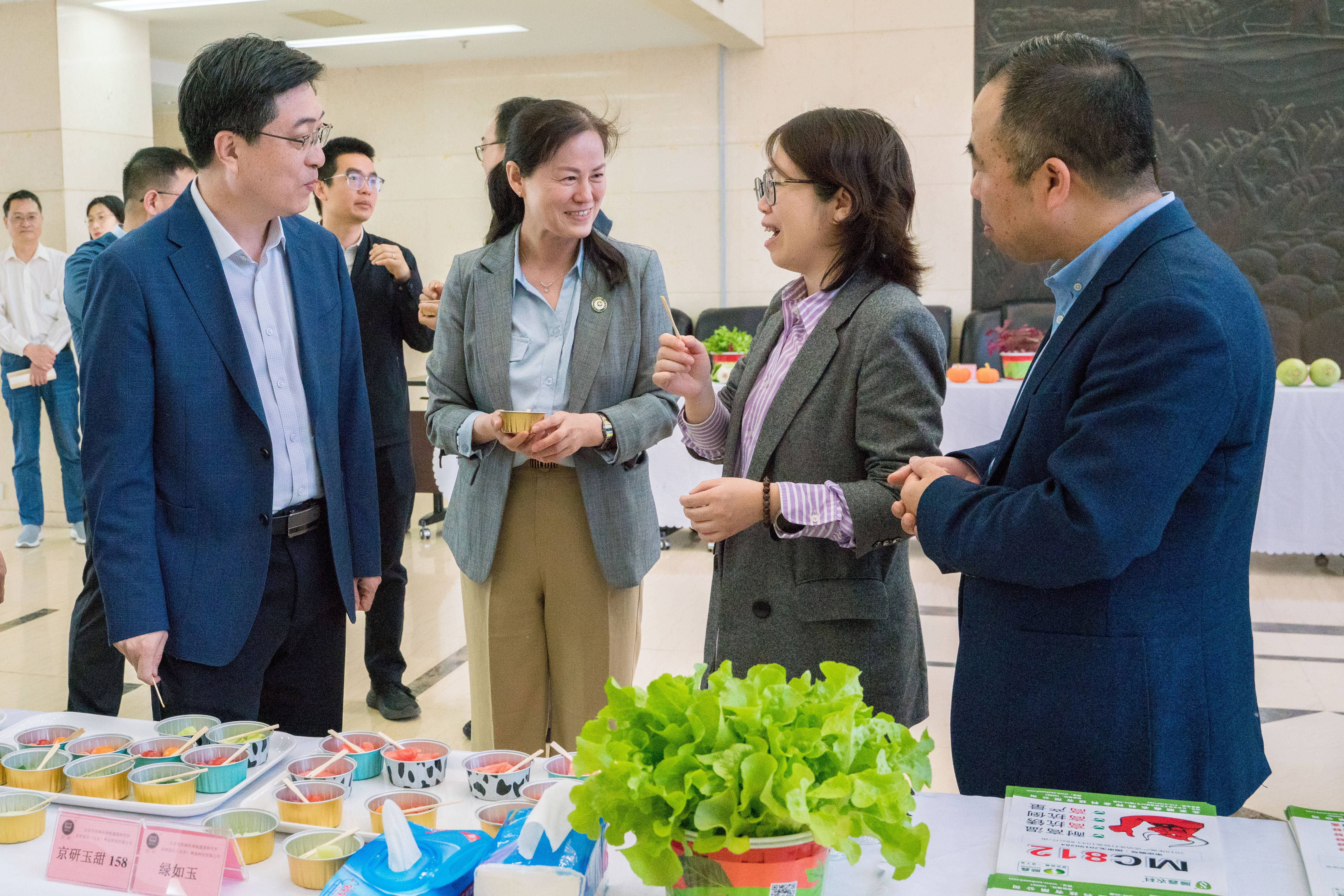 一层展厅温所做介绍-2.jpg 一层展厅温所做介绍-2.jpg